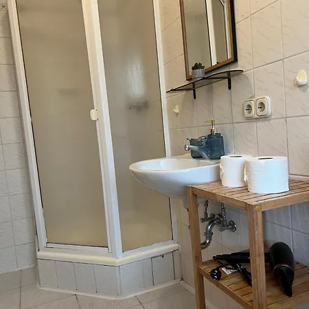 Light-flooded 2-room With Balcony Διαμέρισμα